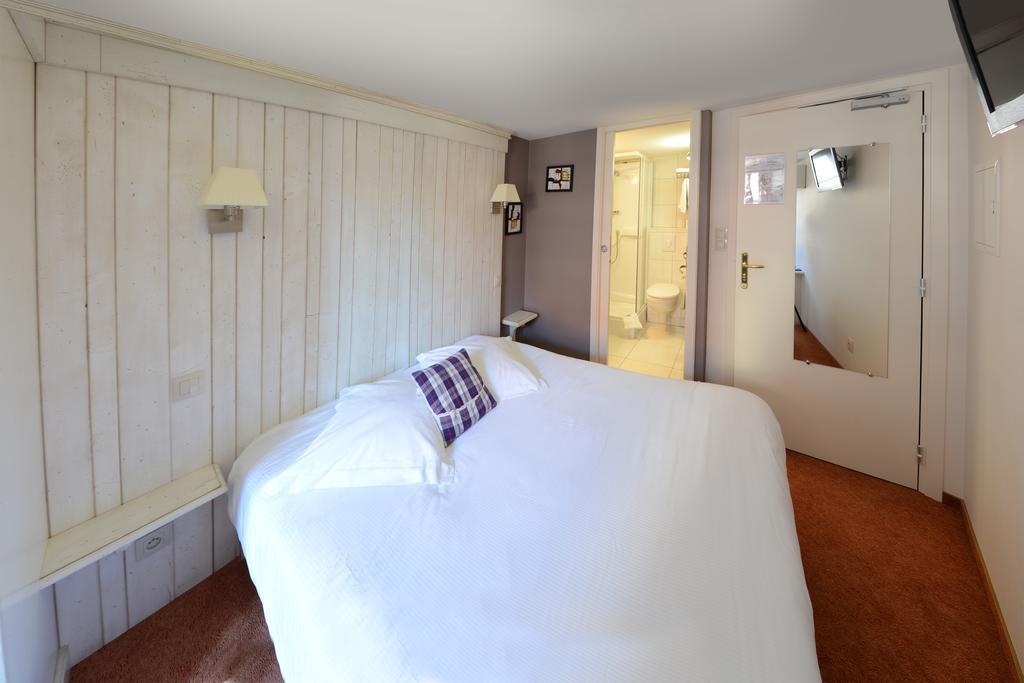 Hôtel De La Cloche - Room Service disponible sur commande Obernai Esterno foto