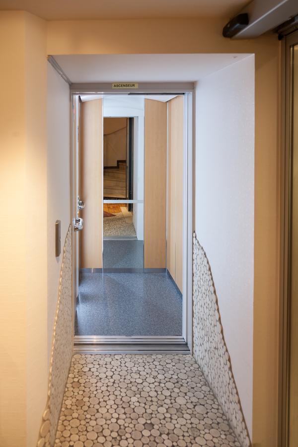 Hôtel De La Cloche - Room Service disponible sur commande Obernai Esterno foto