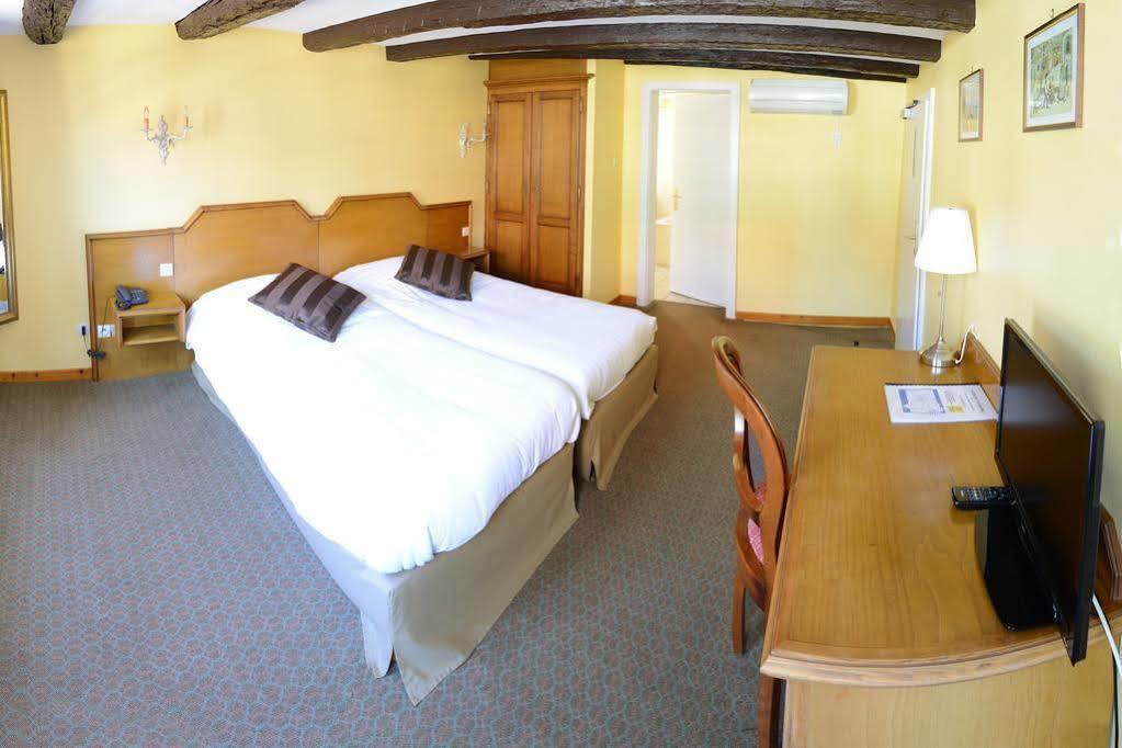 Hôtel De La Cloche - Room Service disponible sur commande Obernai Esterno foto